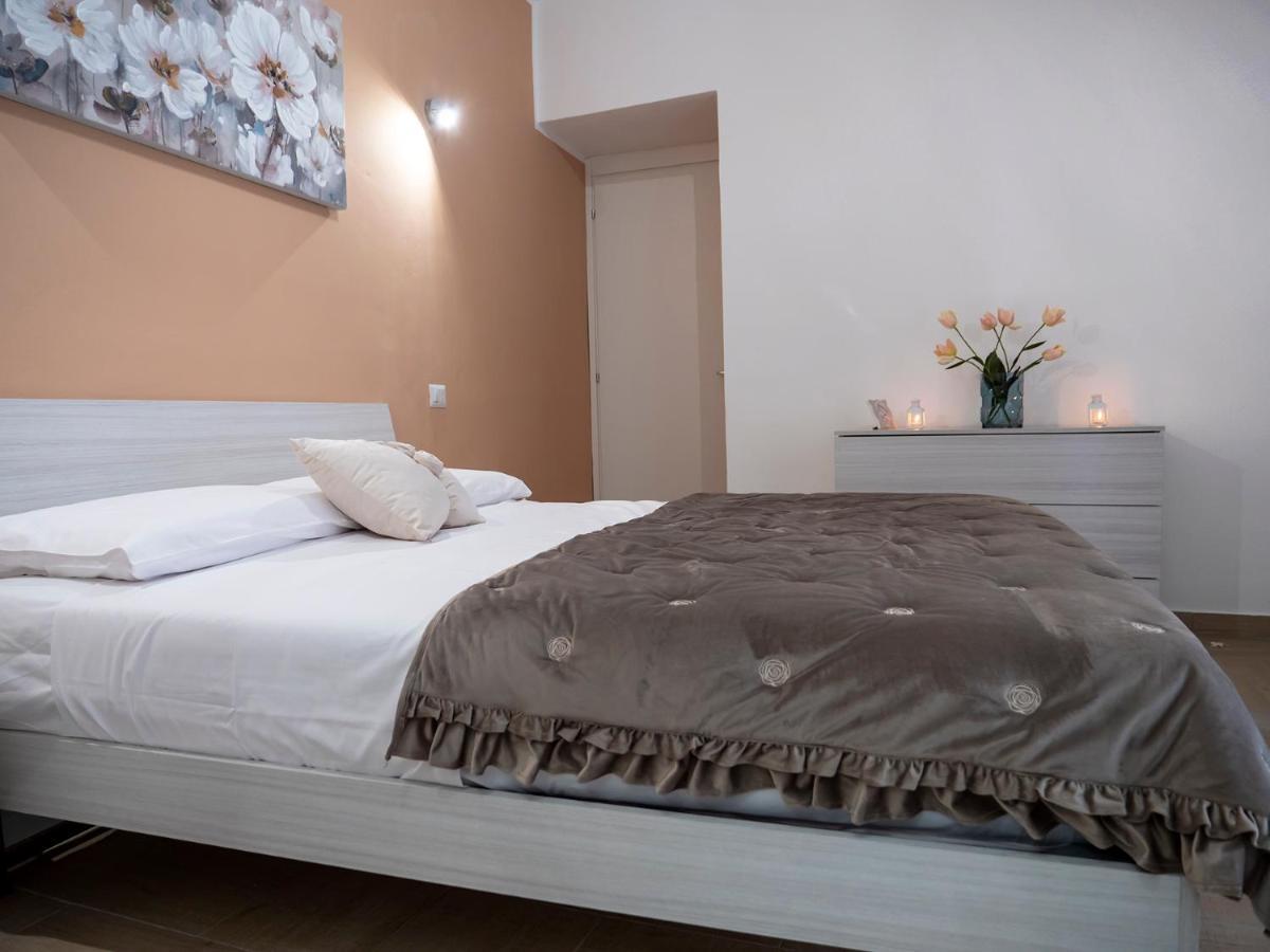 Flower House سانتو ستيفانو دي كاماسترا المظهر الخارجي الصورة